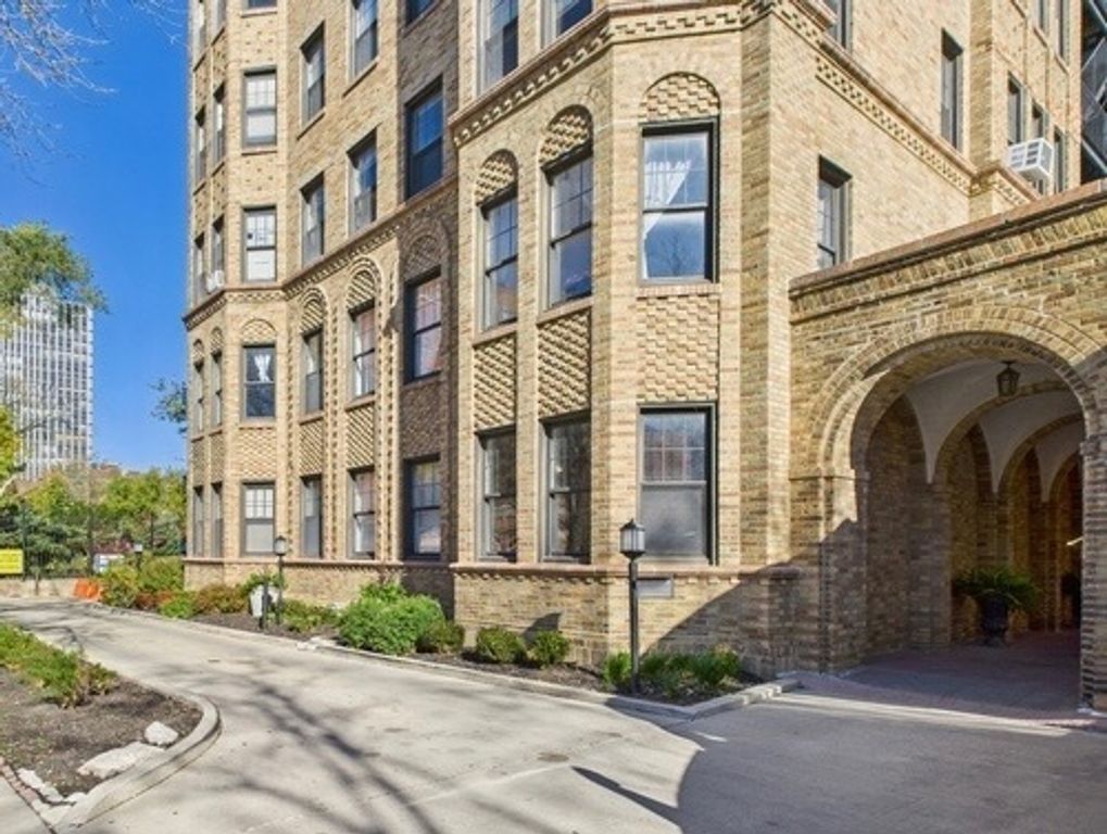 7321 S South Shore Drive 7B, Chicago, IL 60649