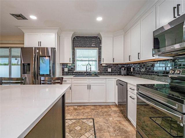 1902 4th Avenue, Vero Beach, FL 32960