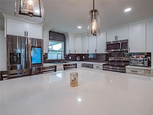 1902 4th Avenue, Vero Beach, FL 32960