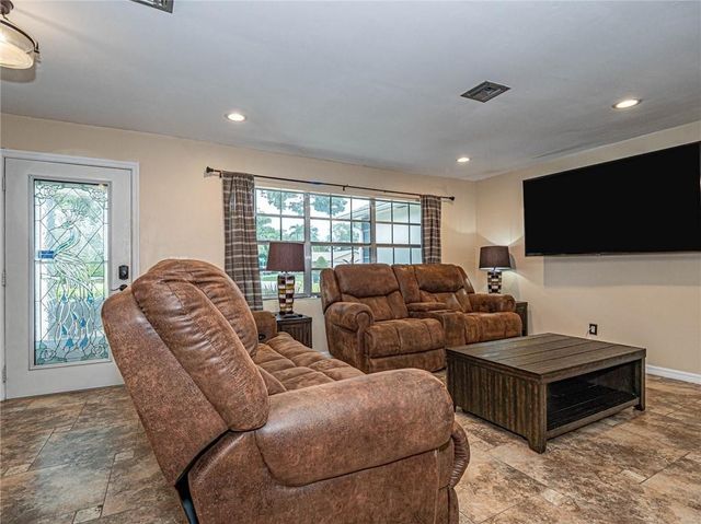 1902 4th Avenue, Vero Beach, FL 32960