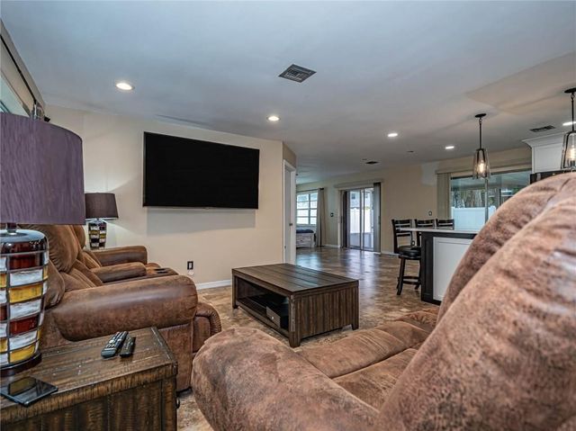 1902 4th Avenue, Vero Beach, FL 32960