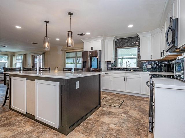 1902 4th Avenue, Vero Beach, FL 32960