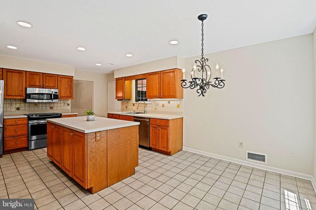 11311 HANDLEBAR RD, Reston, VA 20191