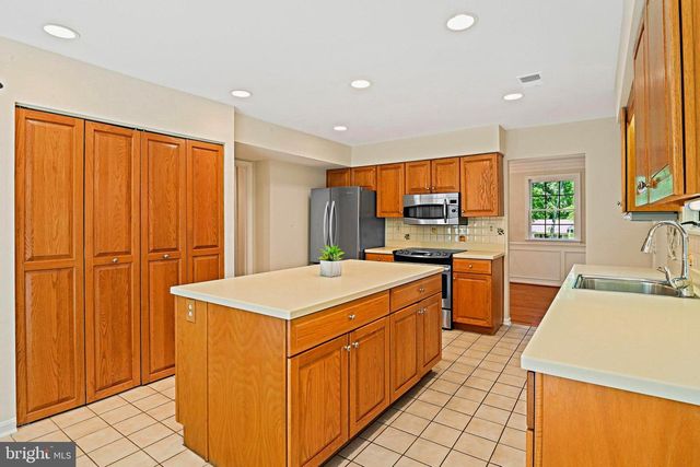 11311 HANDLEBAR RD, Reston, VA 20191