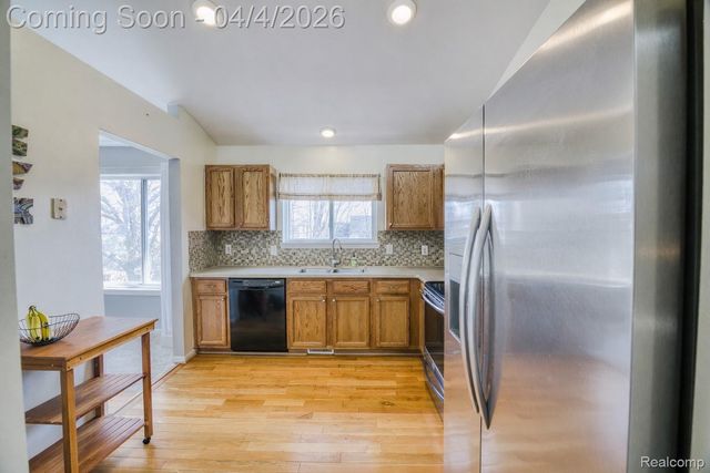 7087 Hogan Drive, York Charter Township, MI 48197