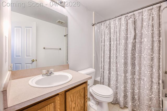 7087 Hogan Drive, York Charter Township, MI 48197