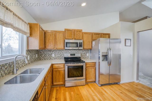 7087 Hogan Drive, York Charter Township, MI 48197