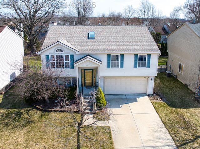 7087 Hogan Drive, York Charter Township, MI 48197