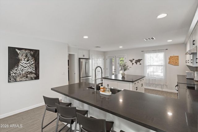 2324 E HARVARD Street, Phoenix, AZ 85006