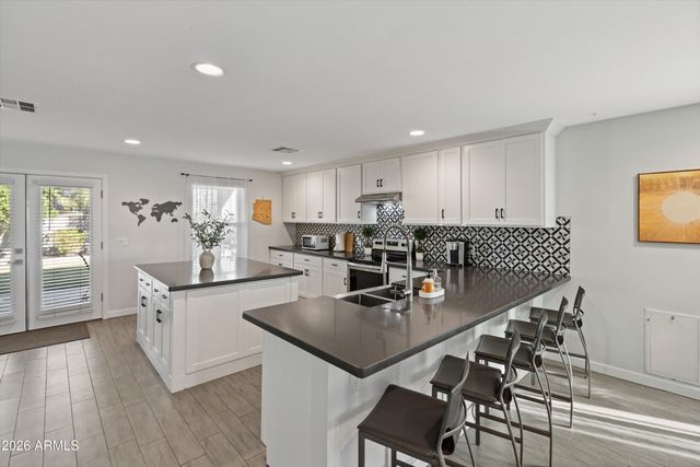 2324 E HARVARD Street, Phoenix, AZ 85006