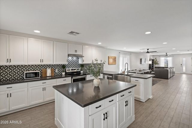 2324 E HARVARD Street, Phoenix, AZ 85006