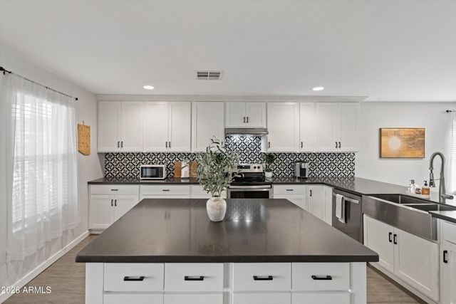 2324 E HARVARD Street, Phoenix, AZ 85006