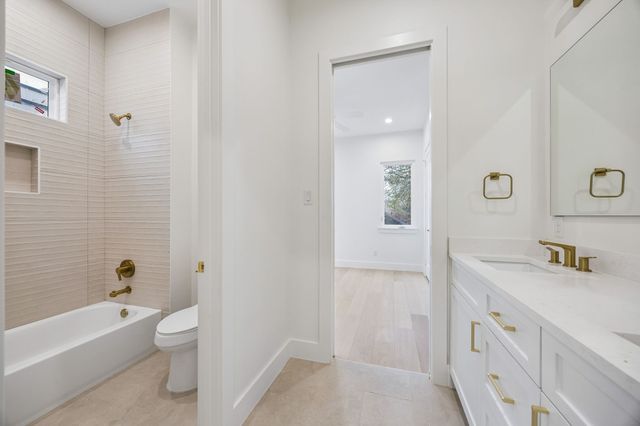 5605 Santa Fe Avenue, Dallas, TX 75214