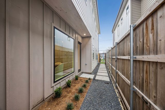 5605 Santa Fe Avenue, Dallas, TX 75214