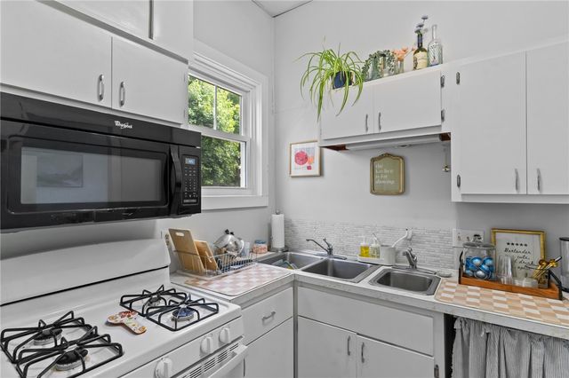 21 Federal Street, Warren, RI 02885