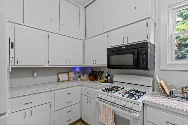 21 Federal Street, Warren, RI 02885