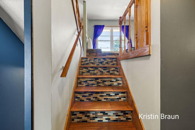 5185 Pine Ridge Drive, Norton Shores City, MI 49441