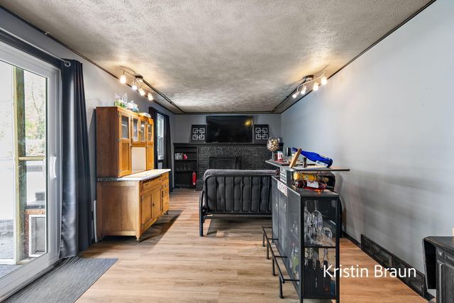 5185 Pine Ridge Drive, Norton Shores City, MI 49441