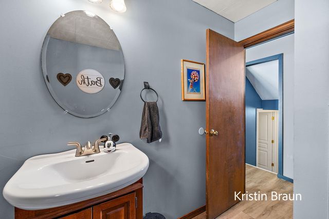 5185 Pine Ridge Drive, Norton Shores City, MI 49441