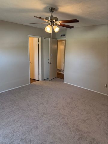 829 Pinoak Drive, Grand Prairie, TX 75052