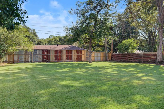 831 E River Road, Shreveport, LA 71105