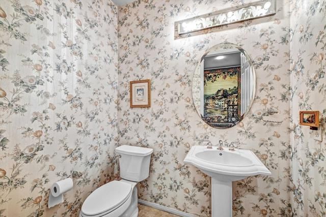 1898 Almagro Lane, Escondido, CA 92026