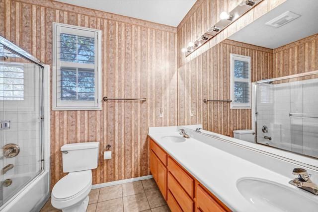 1898 Almagro Lane, Escondido, CA 92026