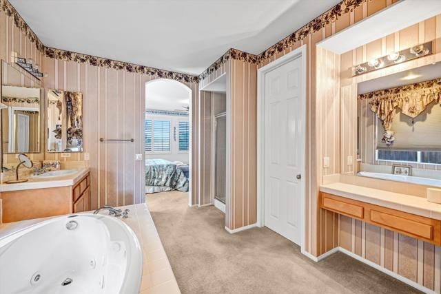 1898 Almagro Lane, Escondido, CA 92026