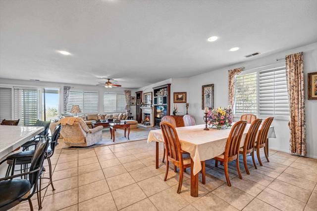 1898 Almagro Lane, Escondido, CA 92026