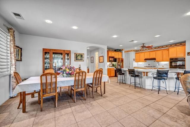 1898 Almagro Lane, Escondido, CA 92026