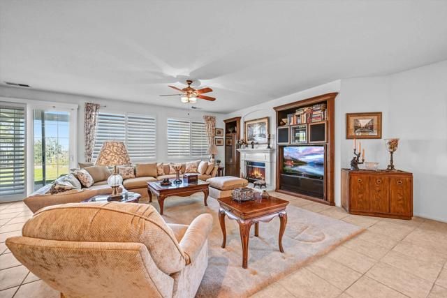 1898 Almagro Lane, Escondido, CA 92026