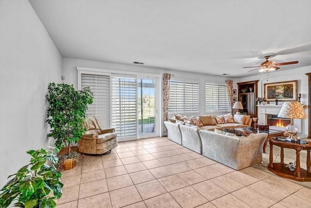 1898 Almagro Lane, Escondido, CA 92026