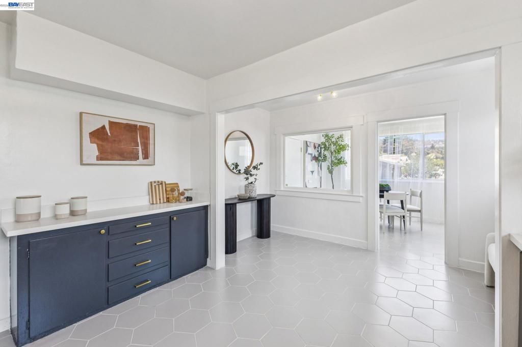 Image 15 of property listing at 4220 Suter St, Oakland, CA 94619