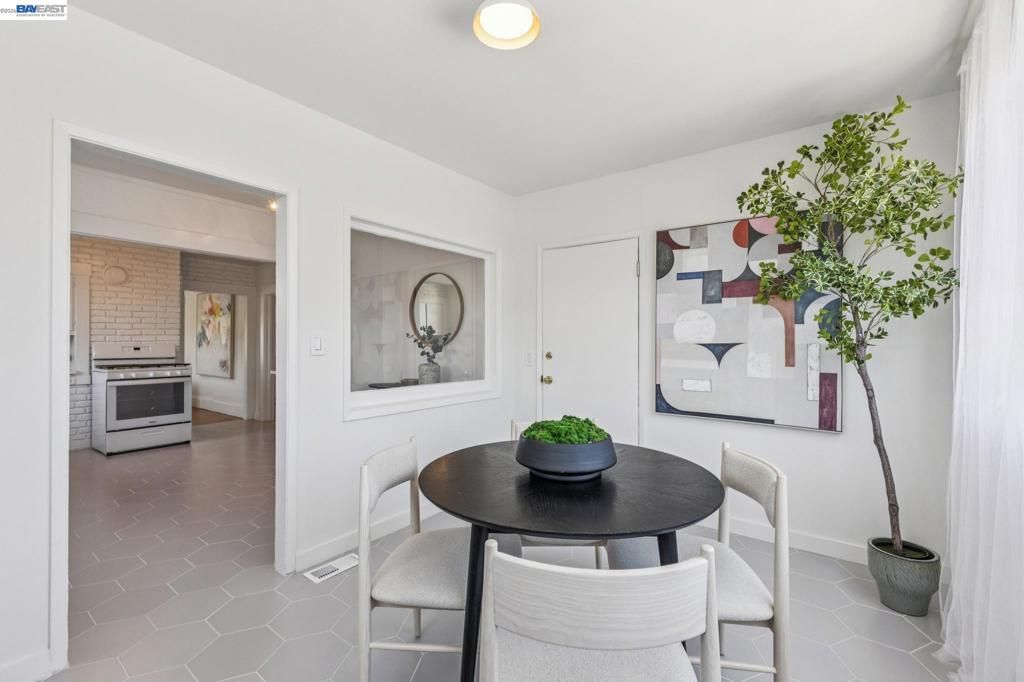 Image 19 of property listing at 4220 Suter St, Oakland, CA 94619