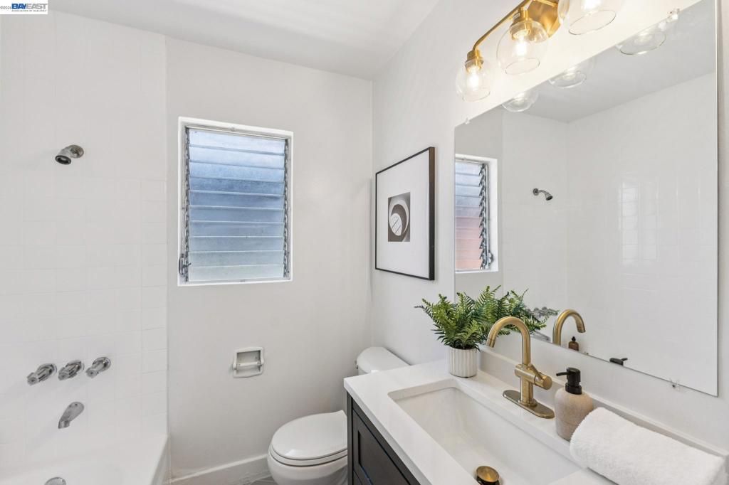 Image 23 of property listing at 4220 Suter St, Oakland, CA 94619