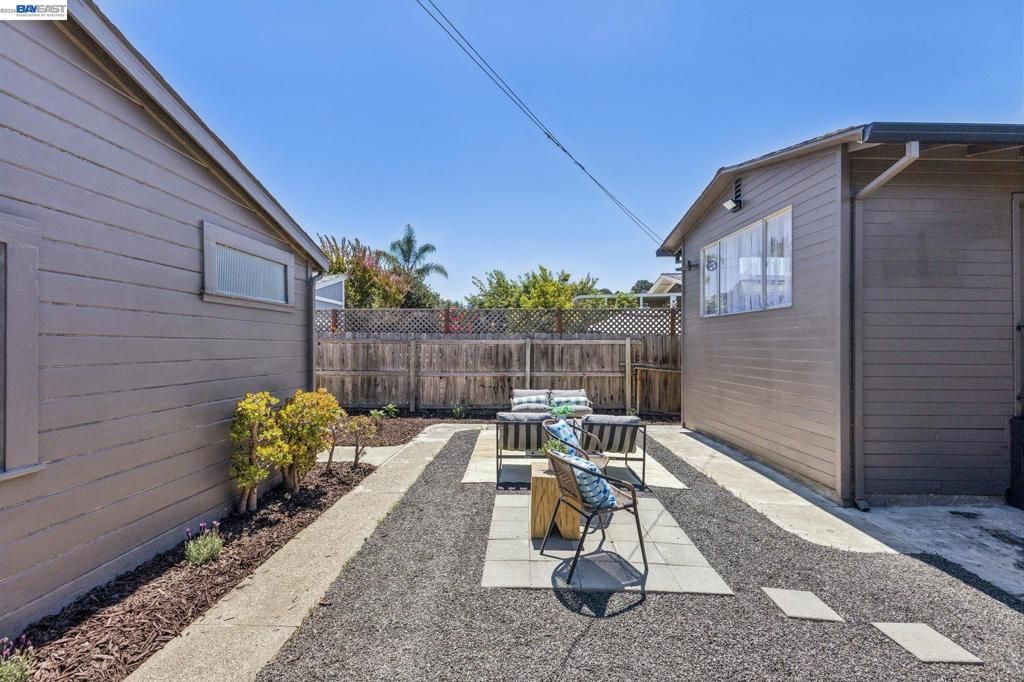 Image 27 of property listing at 4220 Suter St, Oakland, CA 94619