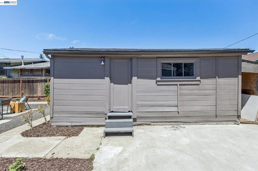Image 29 of property listing at 4220 Suter St, Oakland, CA 94619