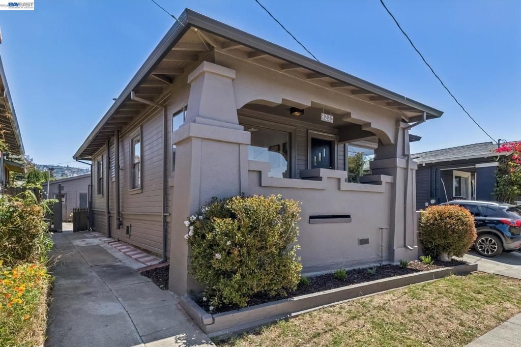 Image 32 of property listing at 4220 Suter St, Oakland, CA 94619