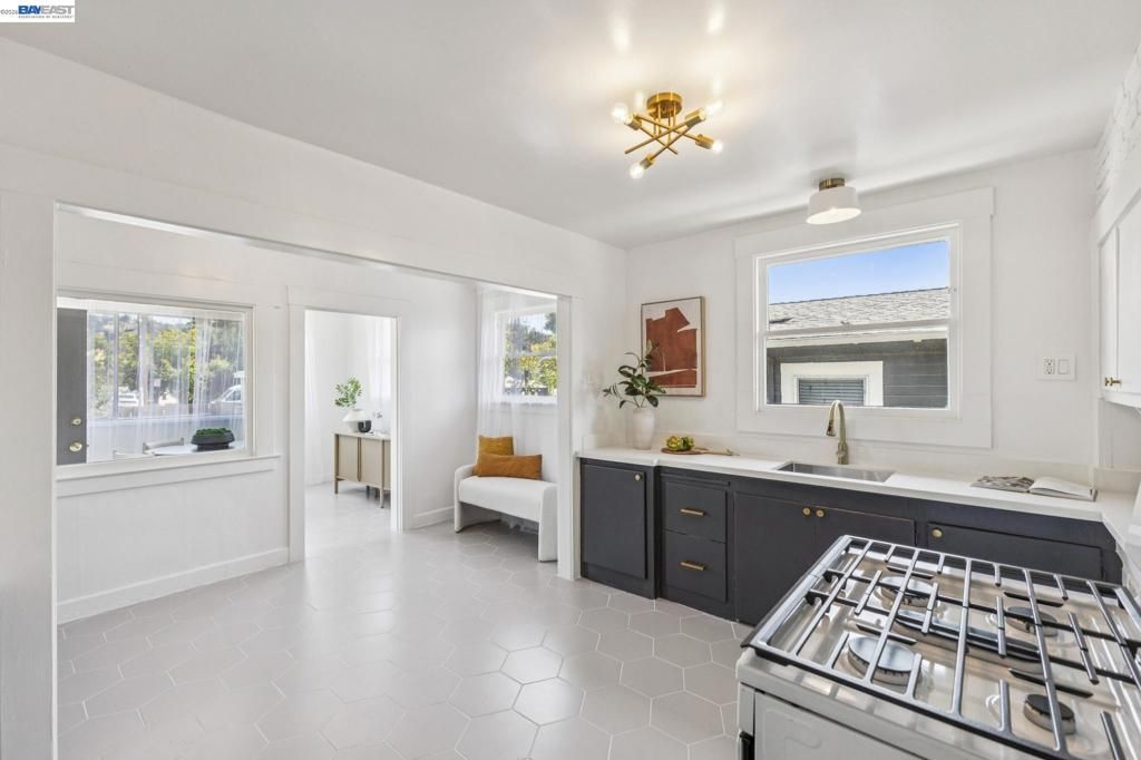 Image 8 of property listing at 4220 Suter St, Oakland, CA 94619