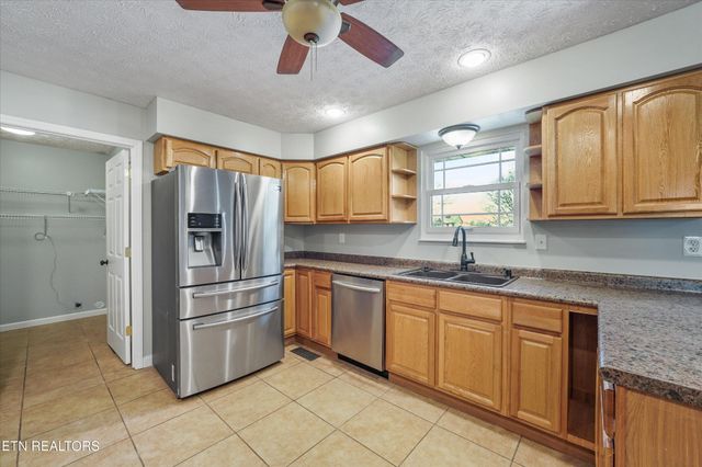 150 Maple Ridge Lane, Seymour, TN 37865