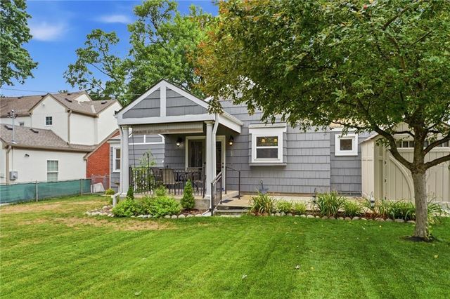 4951 Norwood Street, Westwood, KS 66205