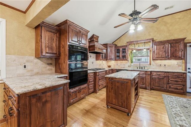 4951 Norwood Street, Westwood, KS 66205