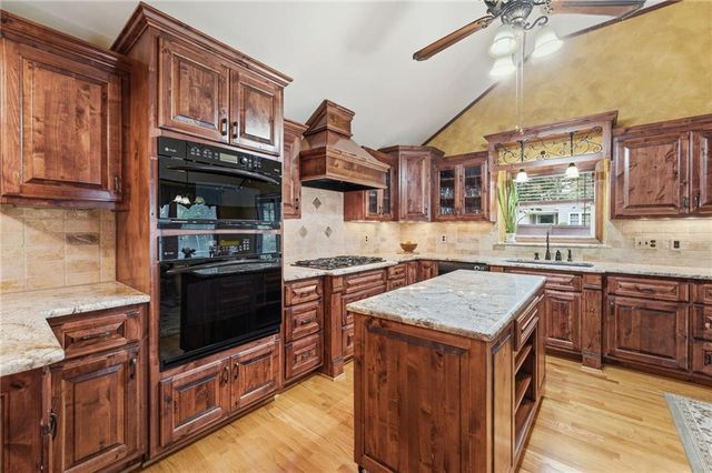 4951 Norwood Street, Westwood, KS 66205