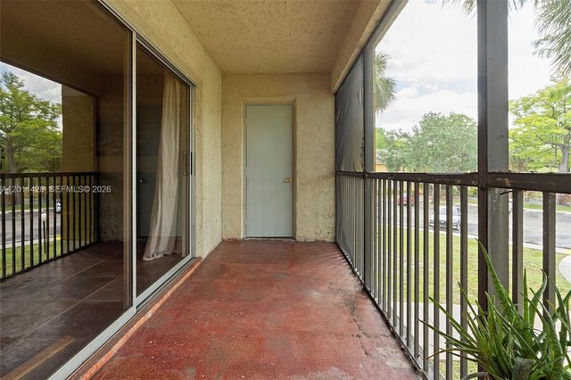 3083 N Oakland Forest Dr 206, Oakland Park, FL 33309