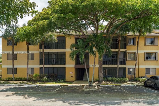 3083 N Oakland Forest Dr 206, Oakland Park, FL 33309