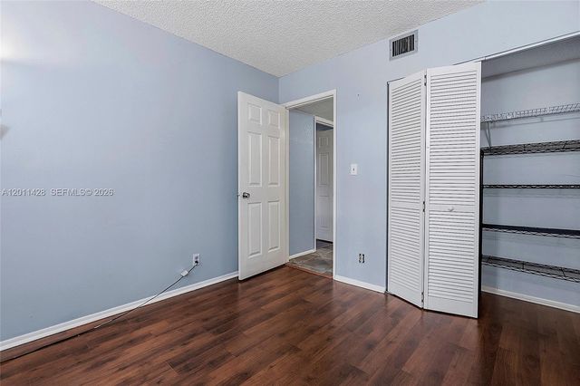 3083 N Oakland Forest Dr 206, Oakland Park, FL 33309