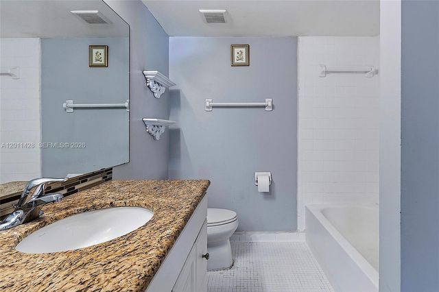3083 N Oakland Forest Dr 206, Oakland Park, FL 33309