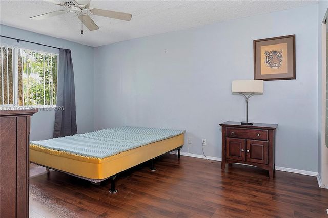 3083 N Oakland Forest Dr 206, Oakland Park, FL 33309