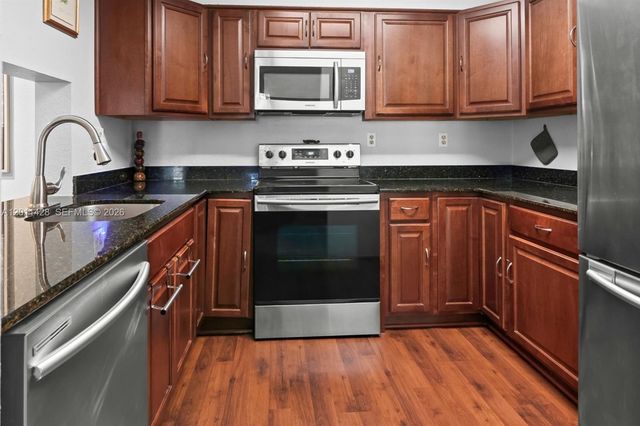 3083 N Oakland Forest Dr 206, Oakland Park, FL 33309