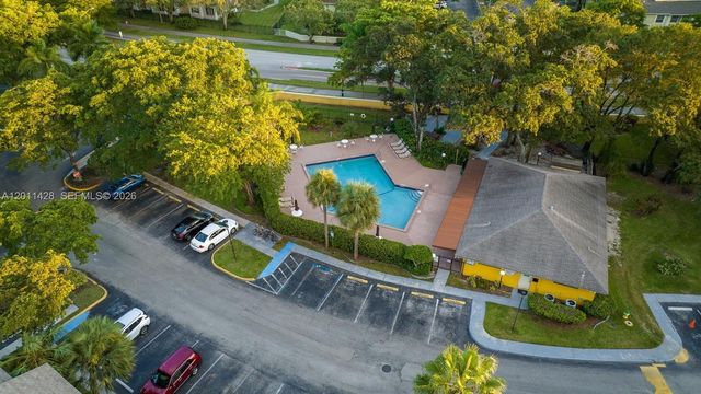3083 N Oakland Forest Dr 206, Oakland Park, FL 33309